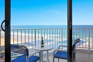 Apartamento, 2 habitaciones, frente a la playa | Vistas del balcón