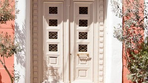 Property entrance - Omorfi Poli (Nafplio)