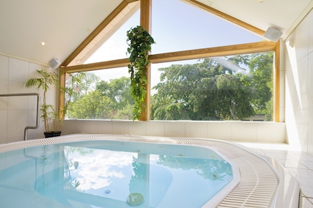 Indoor pool. Sure Hotel by Best Western Öjaby Herrgård