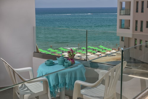 Aloe Apartments & Studios