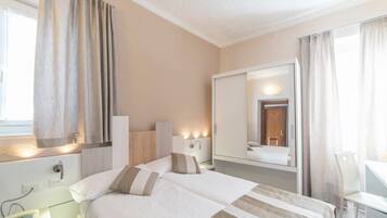 In-room safe, desk, free WiFi, bed sheets