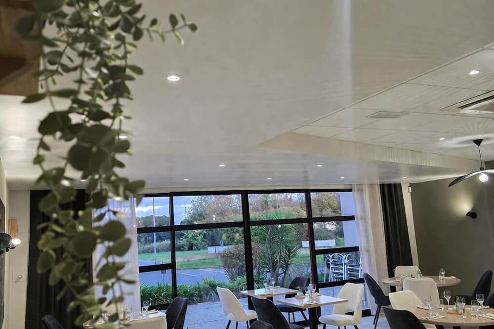 Logis Hôtel Restaurant Les Fontaines