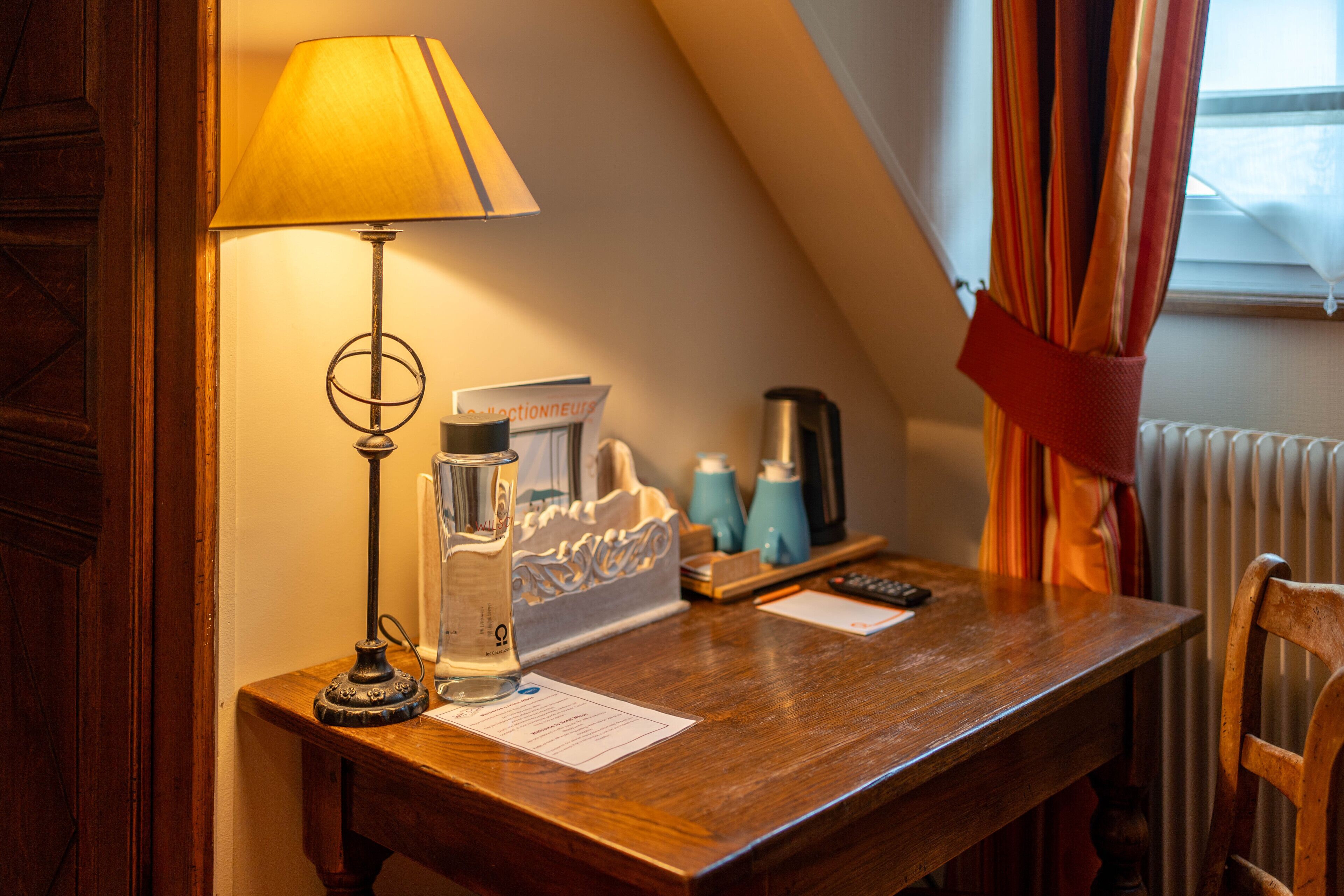 double room, 1 queen bed (privilege) | coffee and/or coffee maker