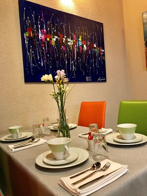 Desayuno buffet (EUR 15 por persona)