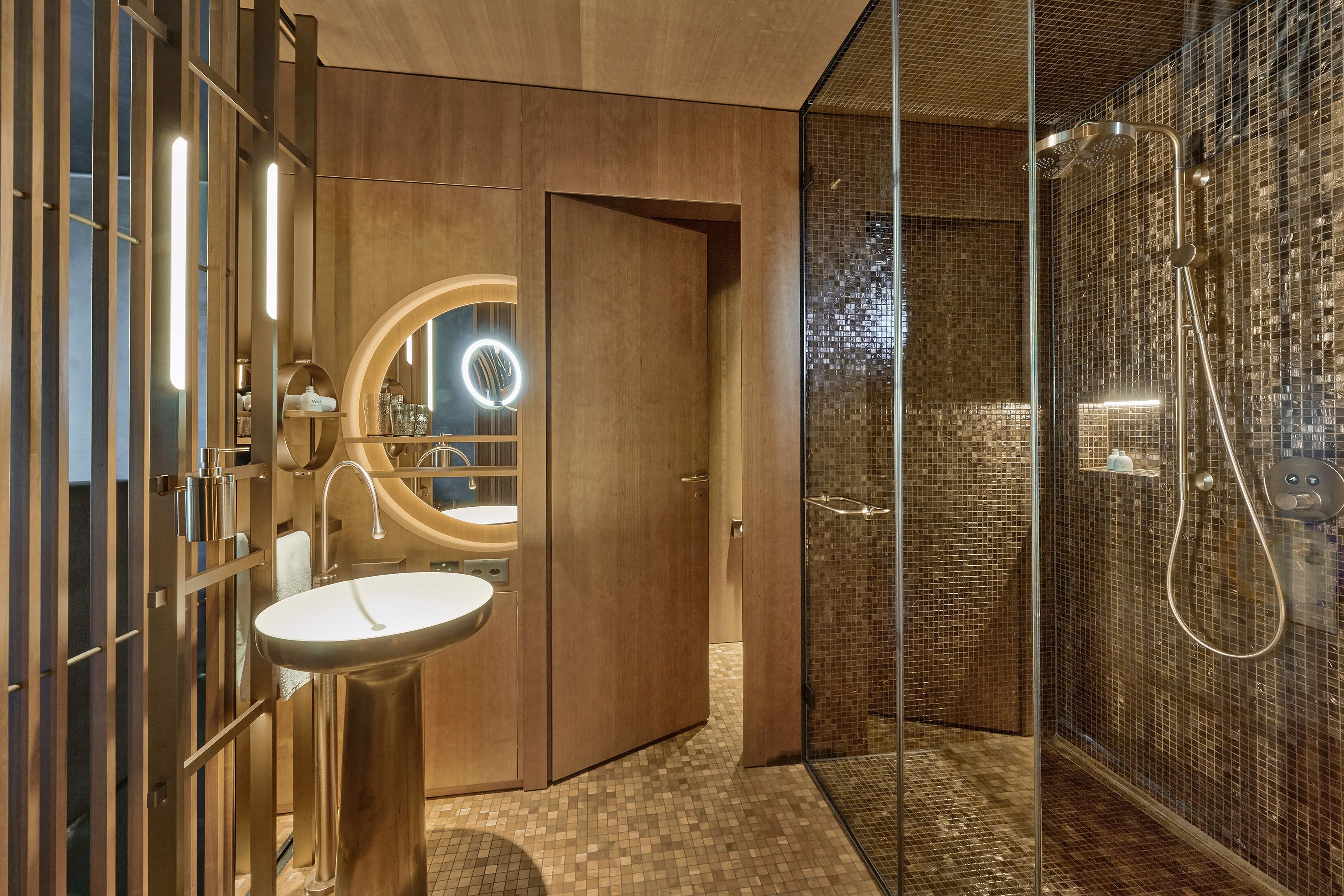 superior village zimmer | bathroom | free toiletries, hair dryer, towels