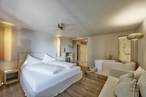 Premium Lake Zimmer | 1 slaapkamer, hypoallergeen beddengoed, een minibar