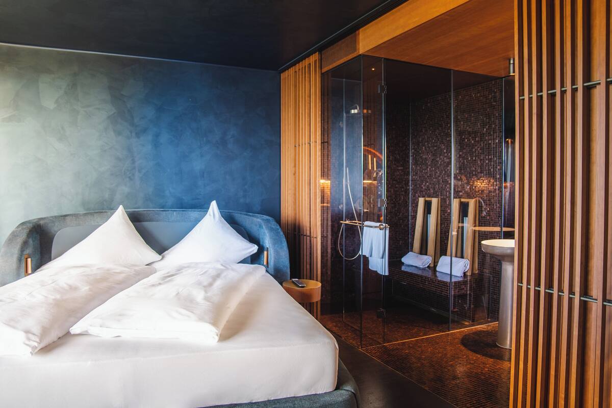 Wellness Suite Lake | 防过敏的被褥、迷你吧、客房内保险箱、遮光窗帘