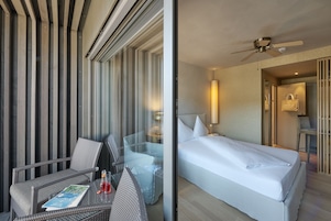 Ropa de cama hipoalergénica y minibar