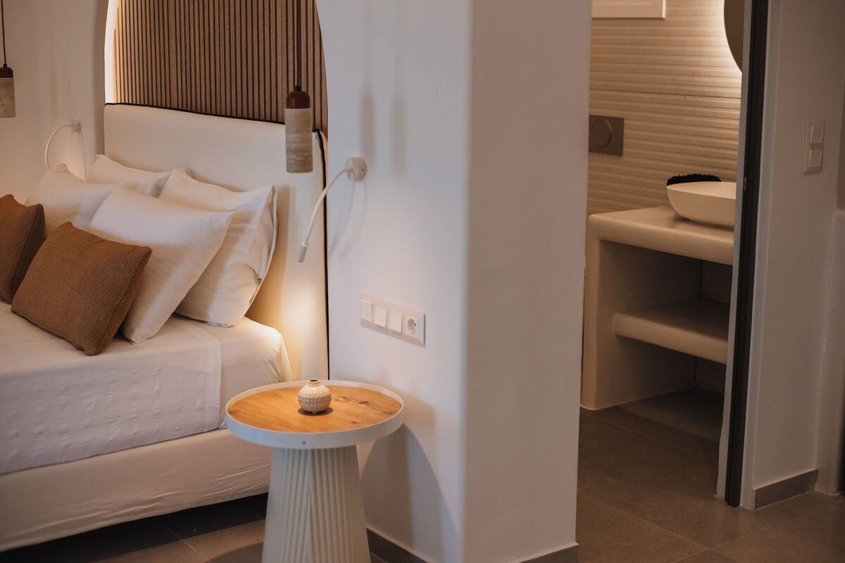 In-room safe, iron/ironing board (on request), free WiFi