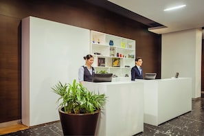 Lobby lounge