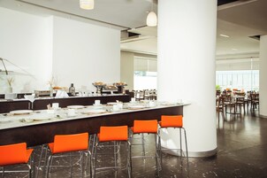 Daily buffet breakfast for a fee