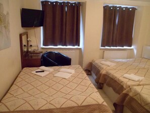 Colchones con acolchado adicional y escritorio