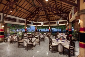 Breakfast area - Aditya Beach Resort (Banjar)