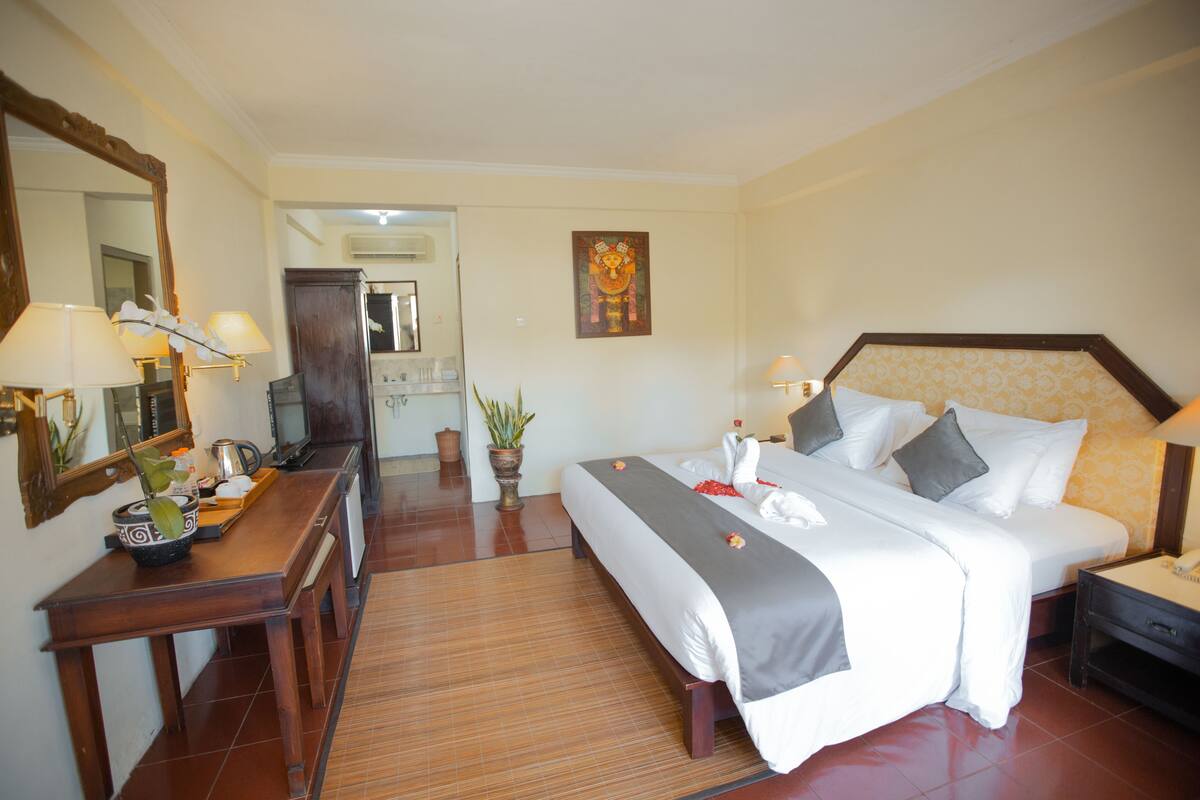Deluxe Room | Minibar, in-room safe, desk, WiFi (free)