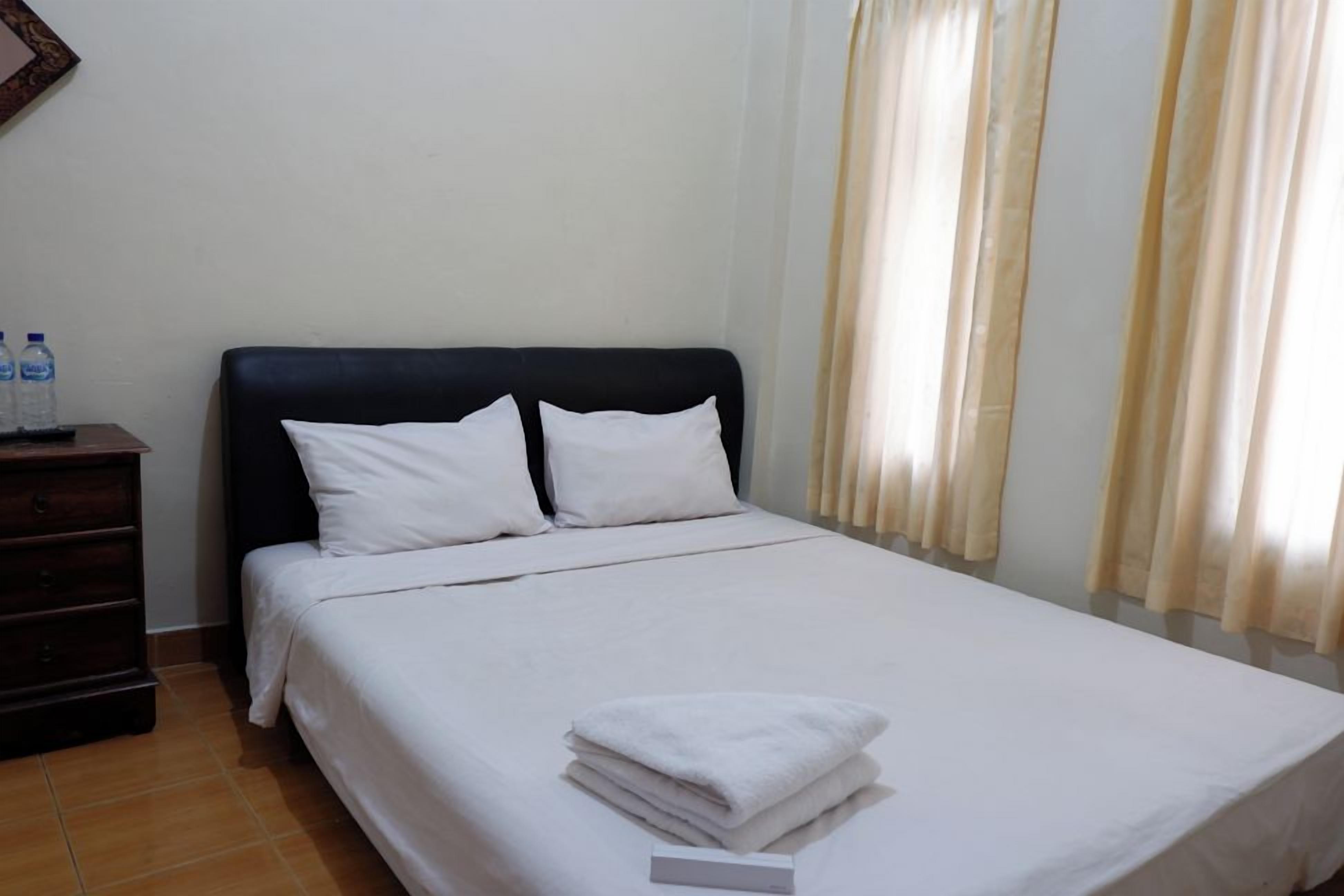 In-room safe, WiFi (free)