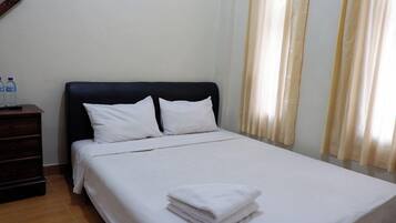 In-room safe, WiFi (free)