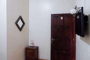 Unclassified image, 5 of 22, button - Khresna Guest House Malioboro (Yogyakarta)