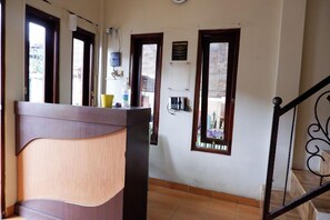 Unclassified image, 5 of 23, button - Khresna Guest House Malioboro (Yogyakarta)