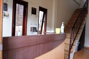 Unclassified image, 3 of 23, button - Khresna Guest House Malioboro (Yogyakarta)