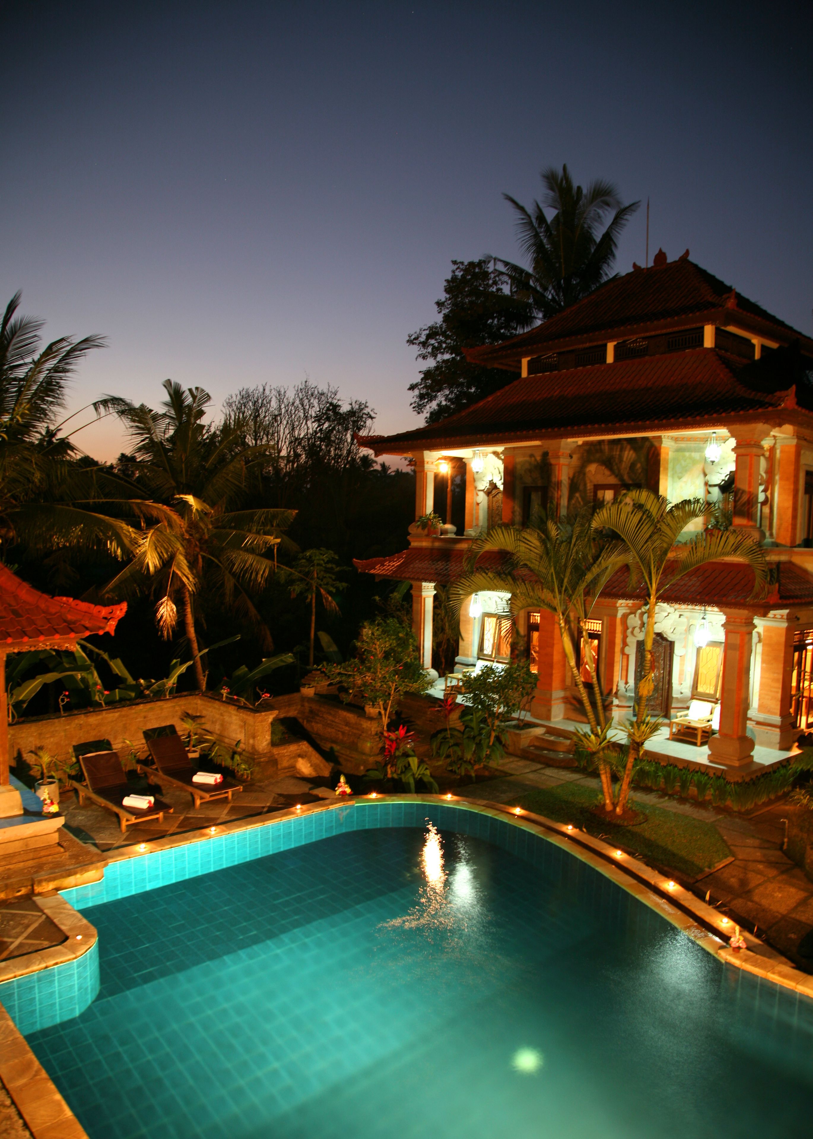 outdoor pool, pool loungers