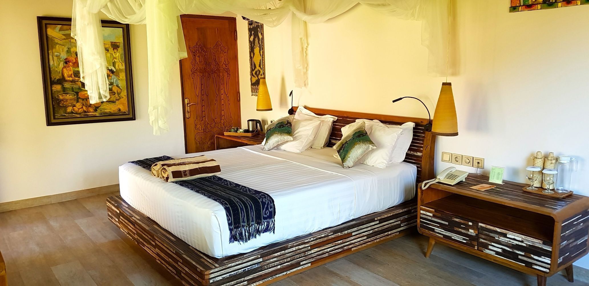 Premium bedding, minibar, in-room safe, desk