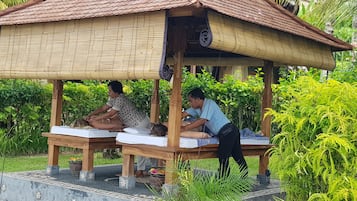 Sauna, hot tub, steam room, Turkish bath, aromatherapy, beach massages