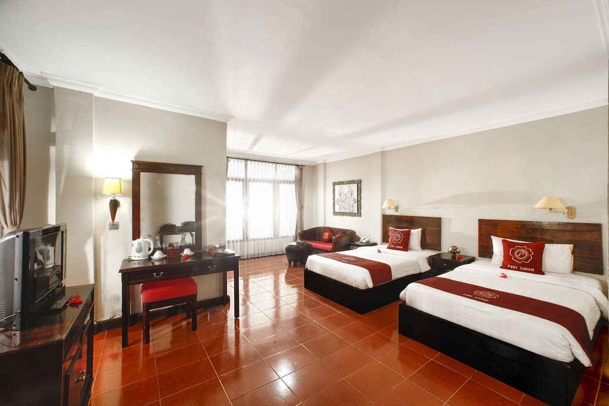 Minibar, in-room safe, desk, blackout curtains