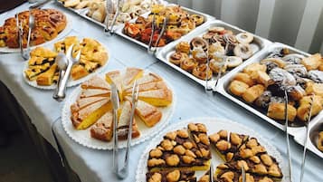 Daily buffet breakfast for a fee