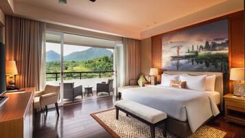 Deluxe Room, 1 Queen Bed, Mountain View | Premium bedding, minibar, in-room safe, desk