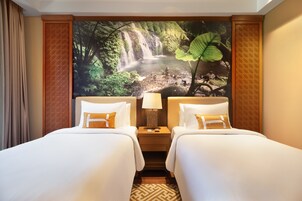 Superior Twin Room, Valley View | Premium bedding, minibar, in-room safe, desk