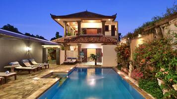 Outdoor pool, pool umbrellas, pool loungers