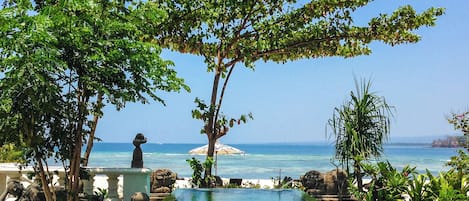 Sang Hyang Suites | Egyptian cotton sheets, premium bedding, minibar, in-room safe