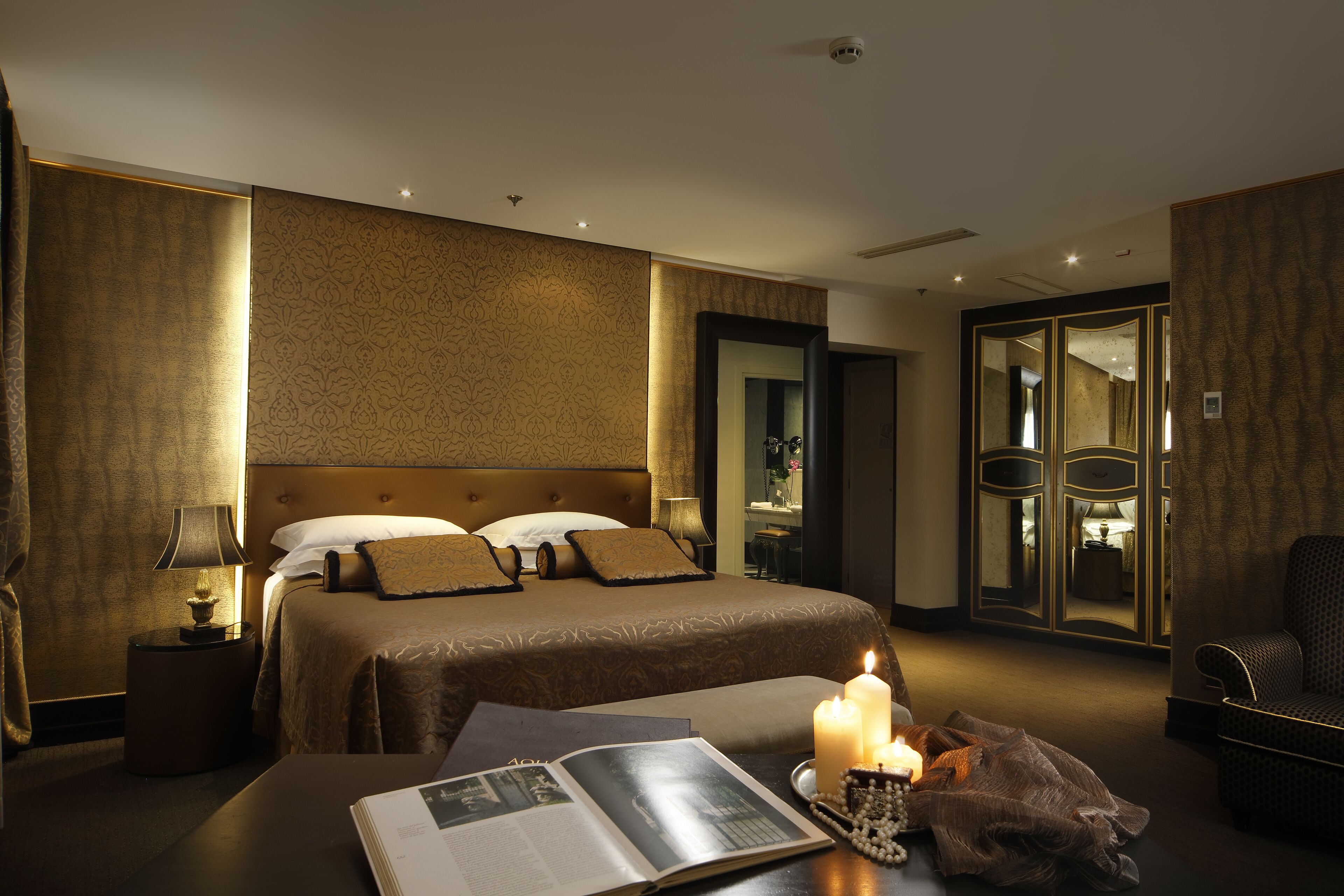 junior suite | minibar, in-room safe, soundproofing, free wifi