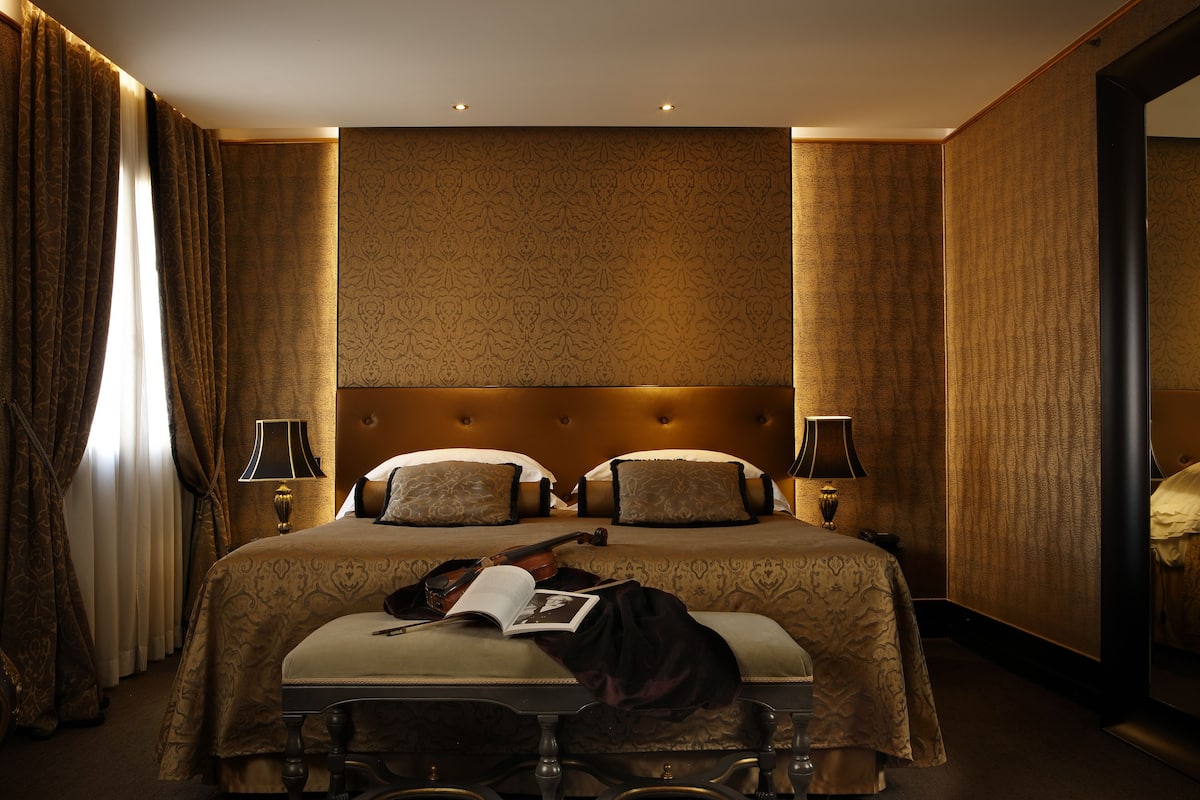 junior suite | minibar, in-room safe, soundproofing, free wifi
