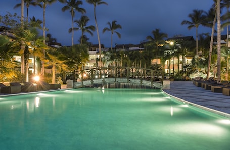 3 piscinas al aire libre, sillones reclinables de piscina