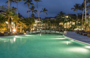 3 outdoor pools, sun loungers