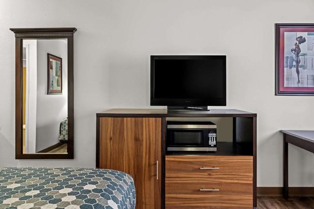 desk, laptop workspace, soundproofing, iron/ironing board