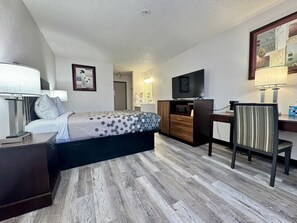 Desk, laptop workspace, soundproofing, iron/ironing board - FairBridge Inn Express Billings Airport (Billings)