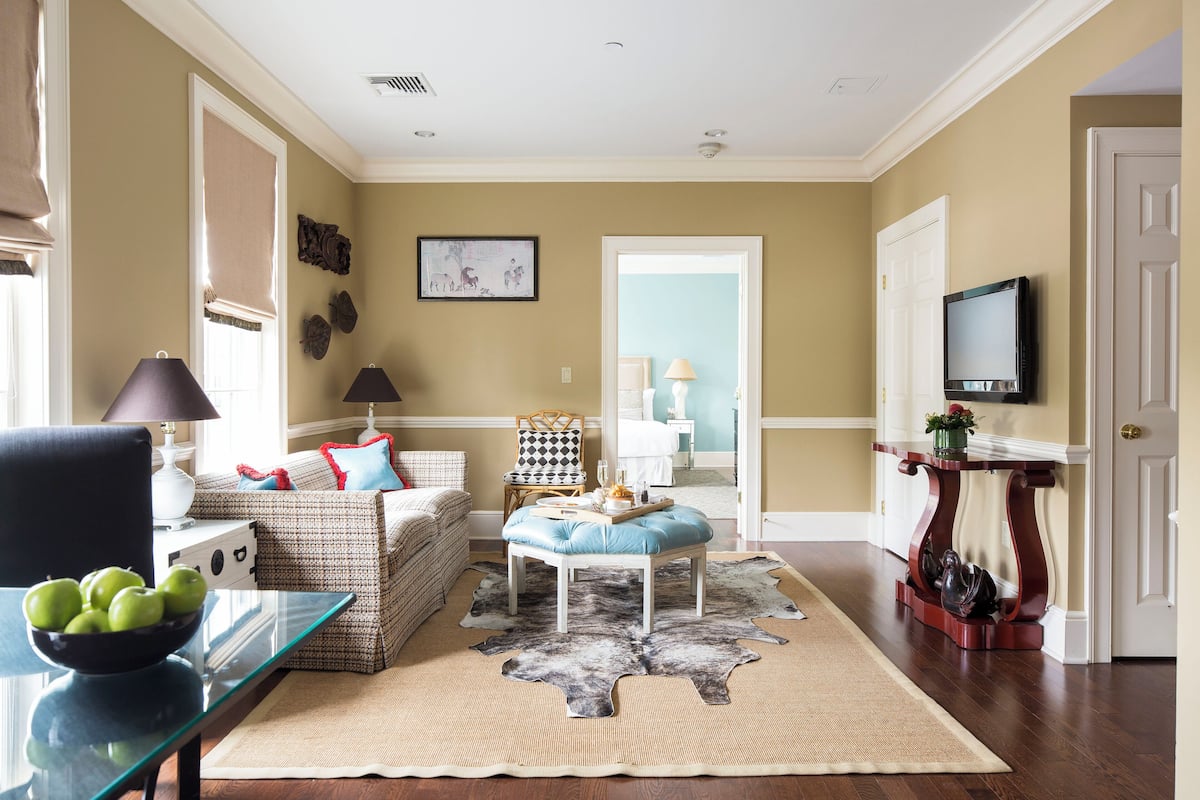 suite, 1 king bed (executive suite) | living area | flat-screen tv, pay films