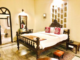 Royal Room | Garden view