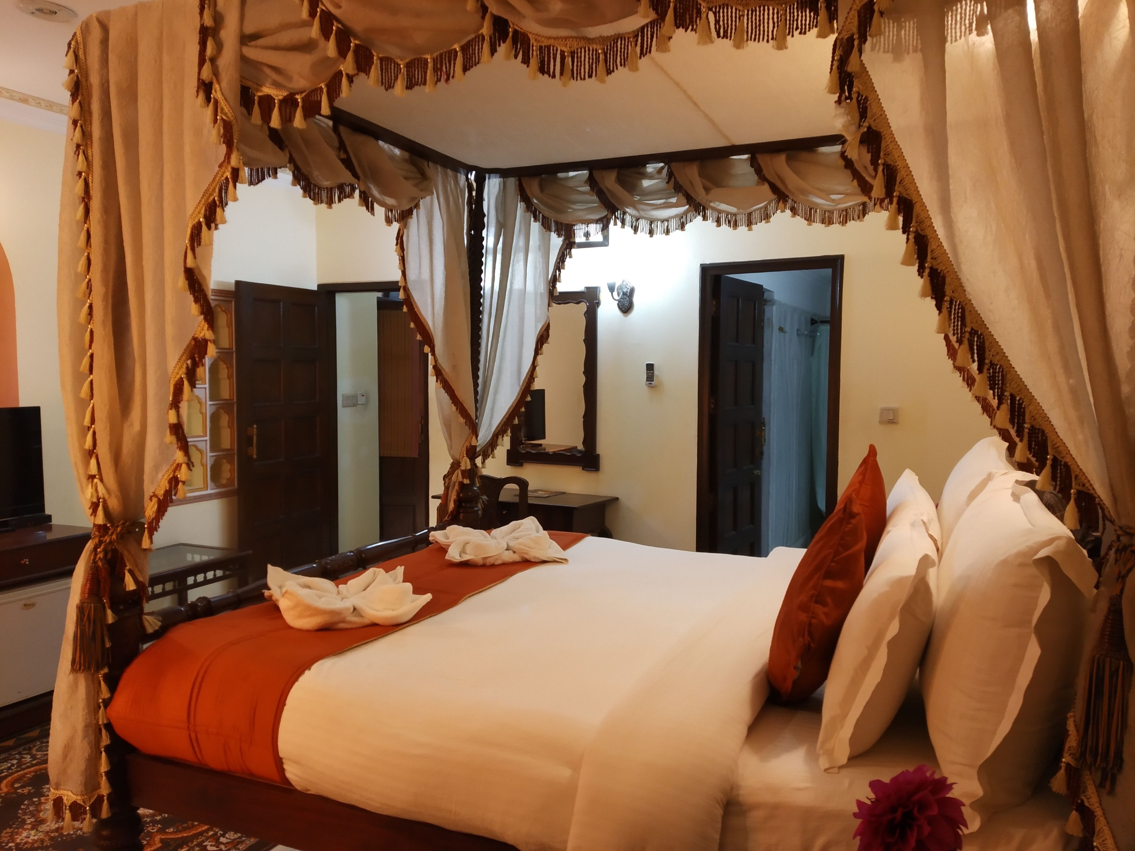 Royal Suite, 1 Double Bed | Premium bedding, memory foam beds, individually furnished, desk