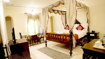 Suite Royal, 1 cama doble | Ropa de cama de alta calidad y colchones viscoelásticos