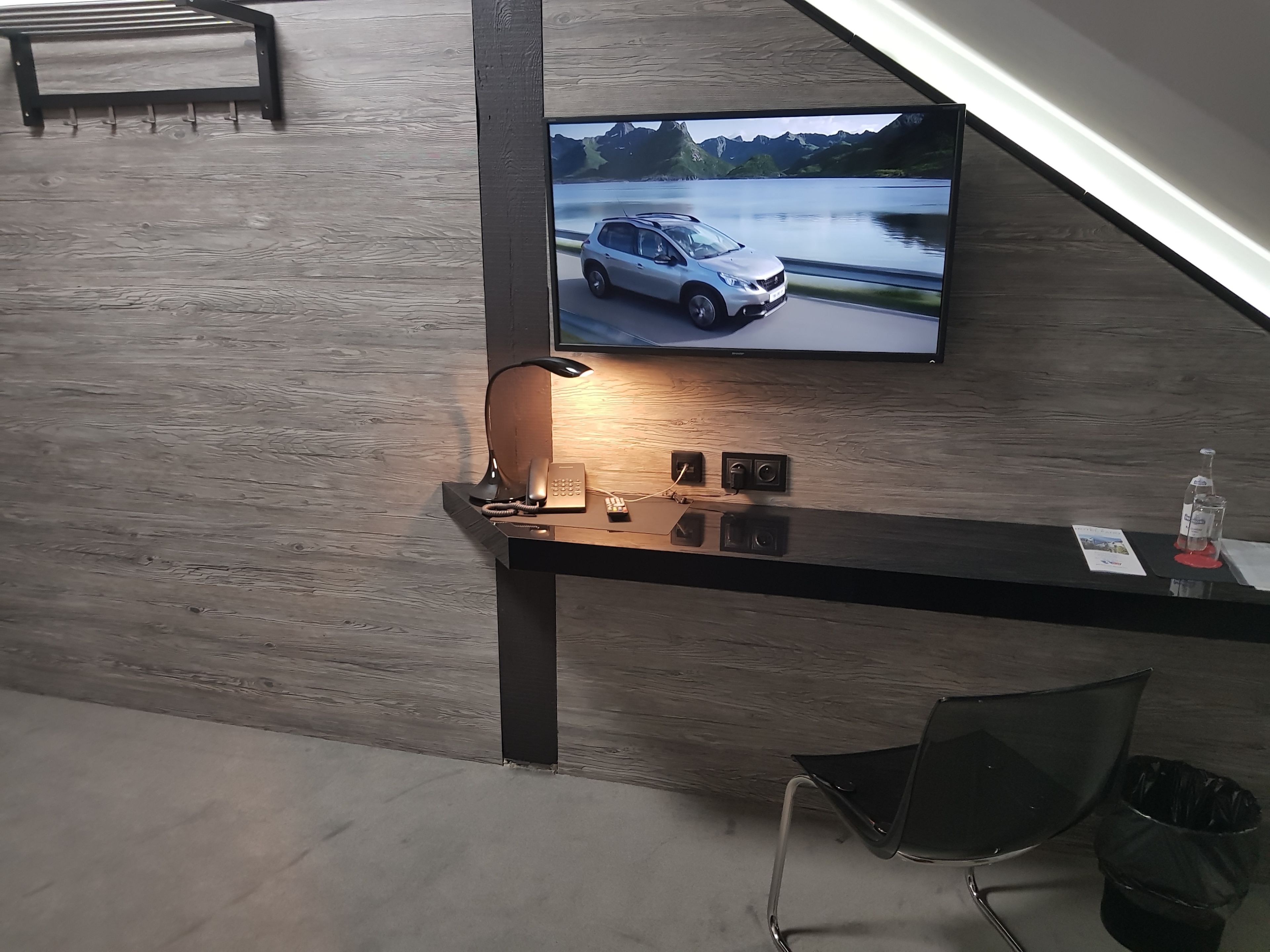 single room | premium bedding, pillow-top beds, in-room safe, iron/ironing board