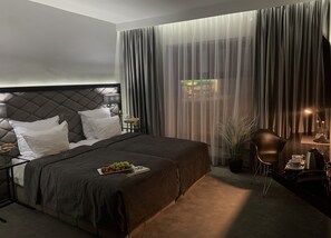 Superior-Doppel- oder -Zweibettzimmer