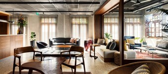 แวนเดอร์ลัสต์ บาย ดิอันลิมิเต็ด คอลเลกชัน