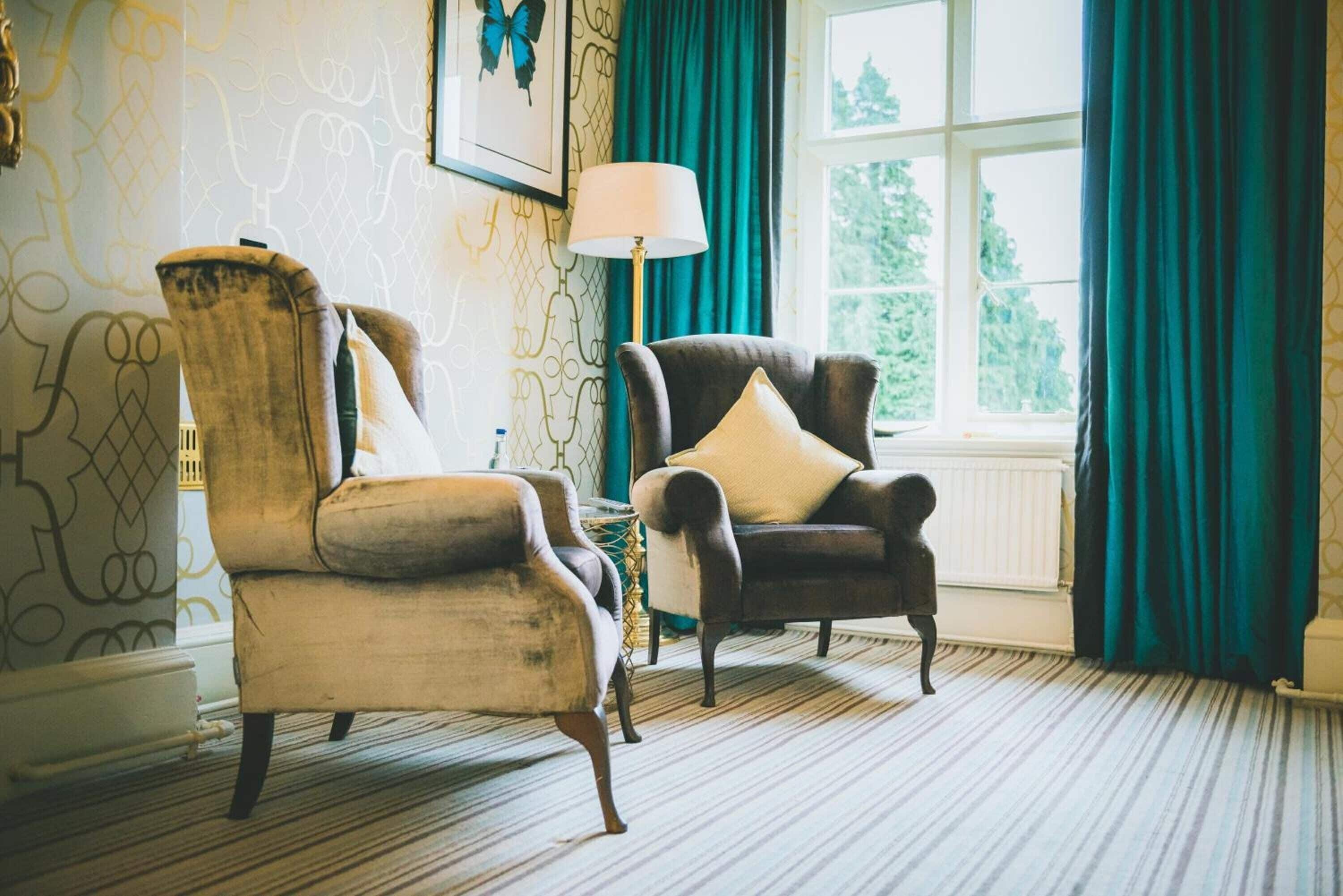 suite | individually decorated, individually furnished, desk, laptop workspace