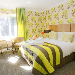Standard Double Room | Individually decorated, individually furnished, desk, laptop workspace - The Coed-Y-Mwstwr Hotel (Bridgend)