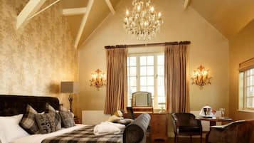 Individually decorated, individually furnished, desk, laptop workspace