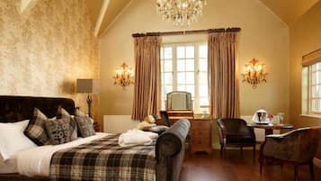 Individueel gedecoreerd, individueel gemeubileerd, een bureau