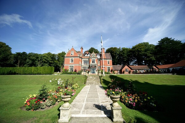 The Coed-y-mwstwr Hotel - Porthcawl